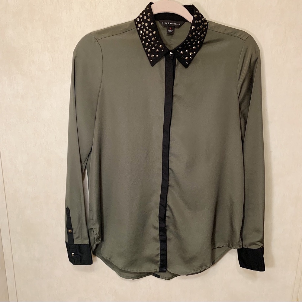🎸Rock & Republic button up. Size S.